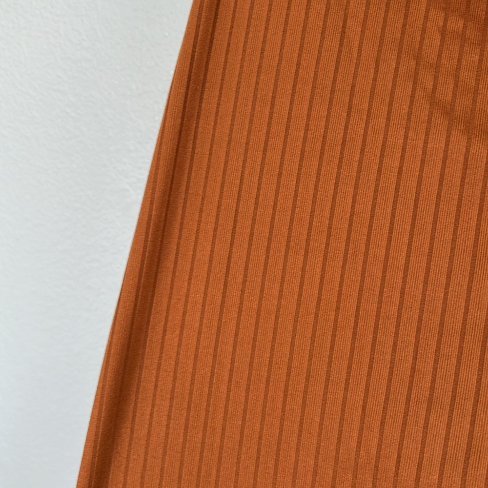 Off-Shoulder Ribbed Long-Sleeve Top - Rust - Picture 6 of 6